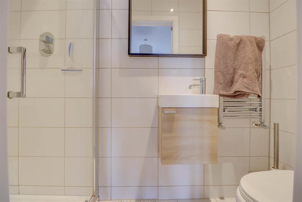 133 LONDON ROAD INSIDE-8.jpg