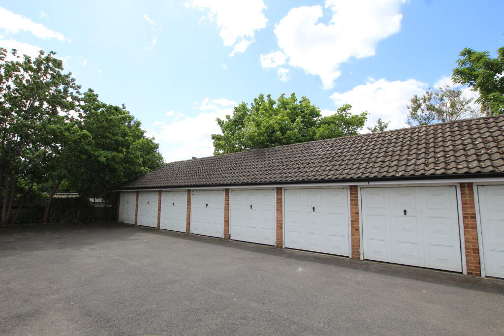 8 garage.JPG