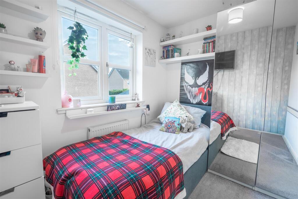 bedroom.three.jpg