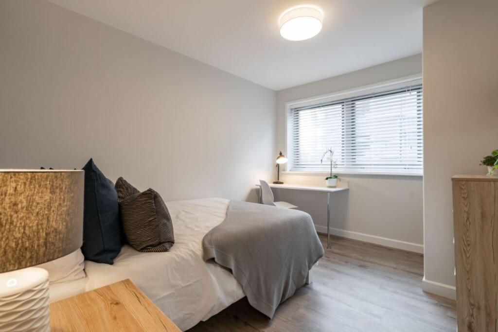 1FSF2 - Bedroom