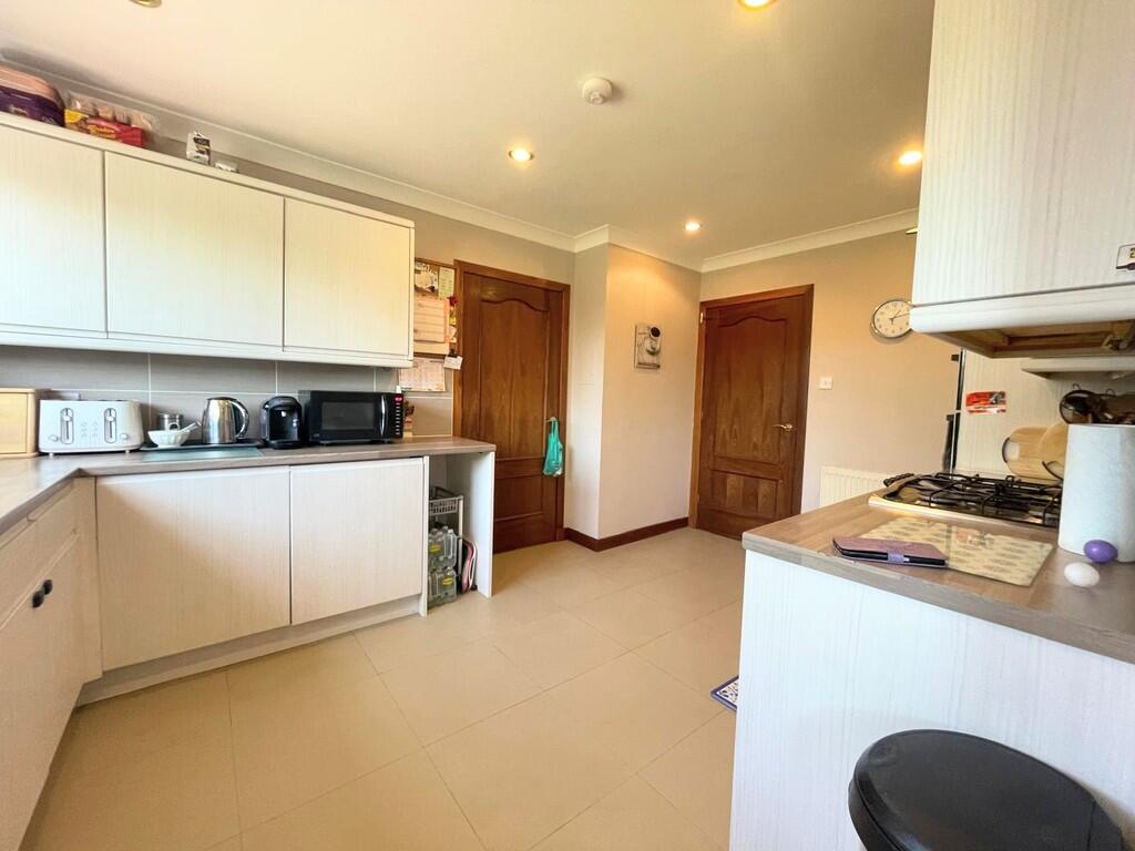 IMG-20250506-WA00...