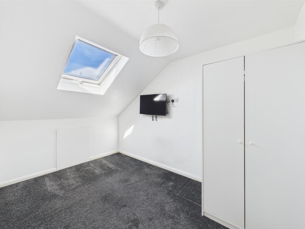 CAM03729G0-PR0042-STILL034