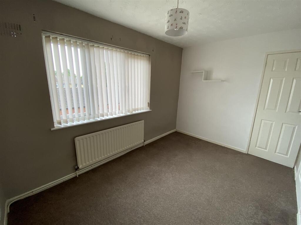 Bedroom no.2 rear double: