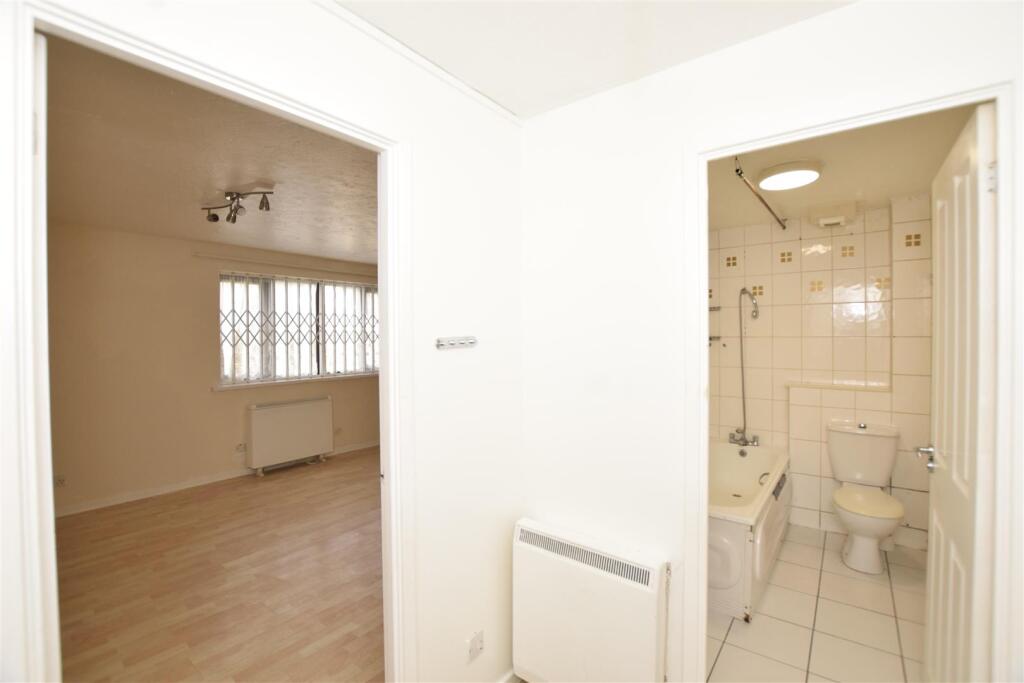 Entrance hall copy.jpg