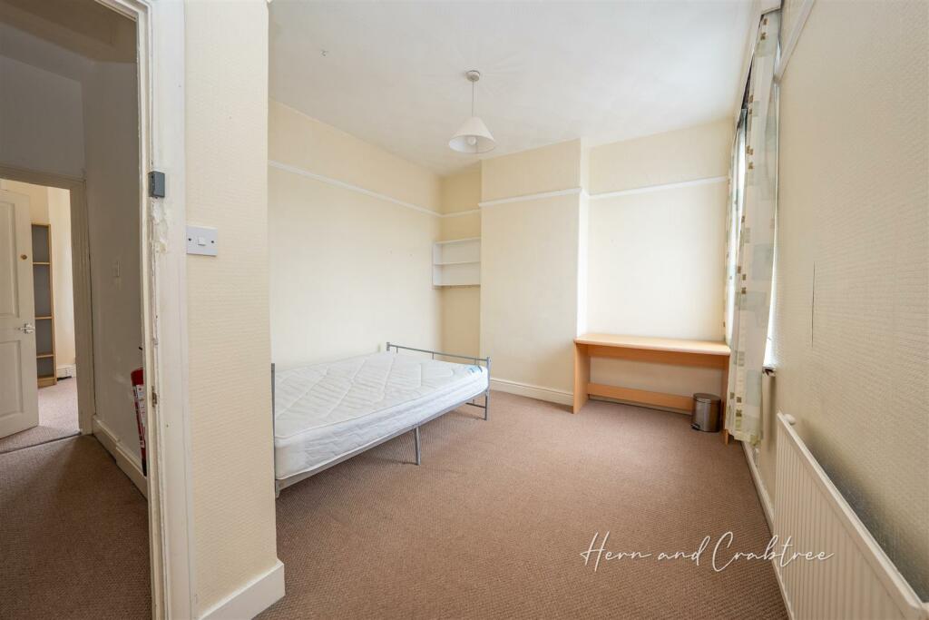 Summerfield Avenue, Cardiff, HernCrabtree (14).jpg