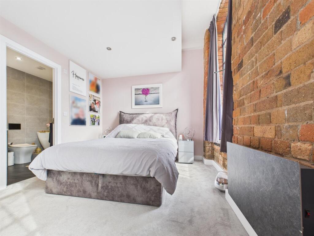 Master Bedroom With En-Suite