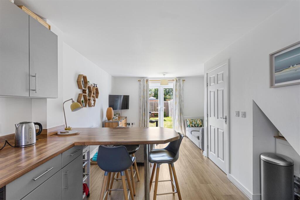 37_Lavender_Way_5 2.jpg