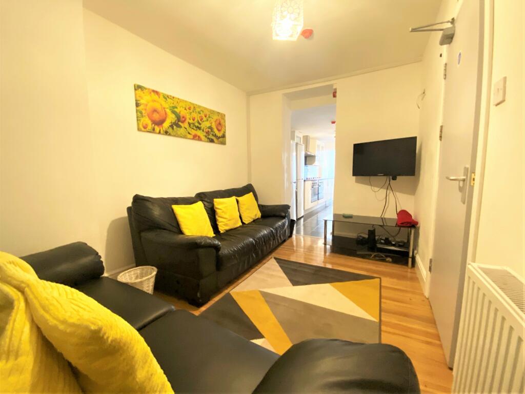 Lounge 2