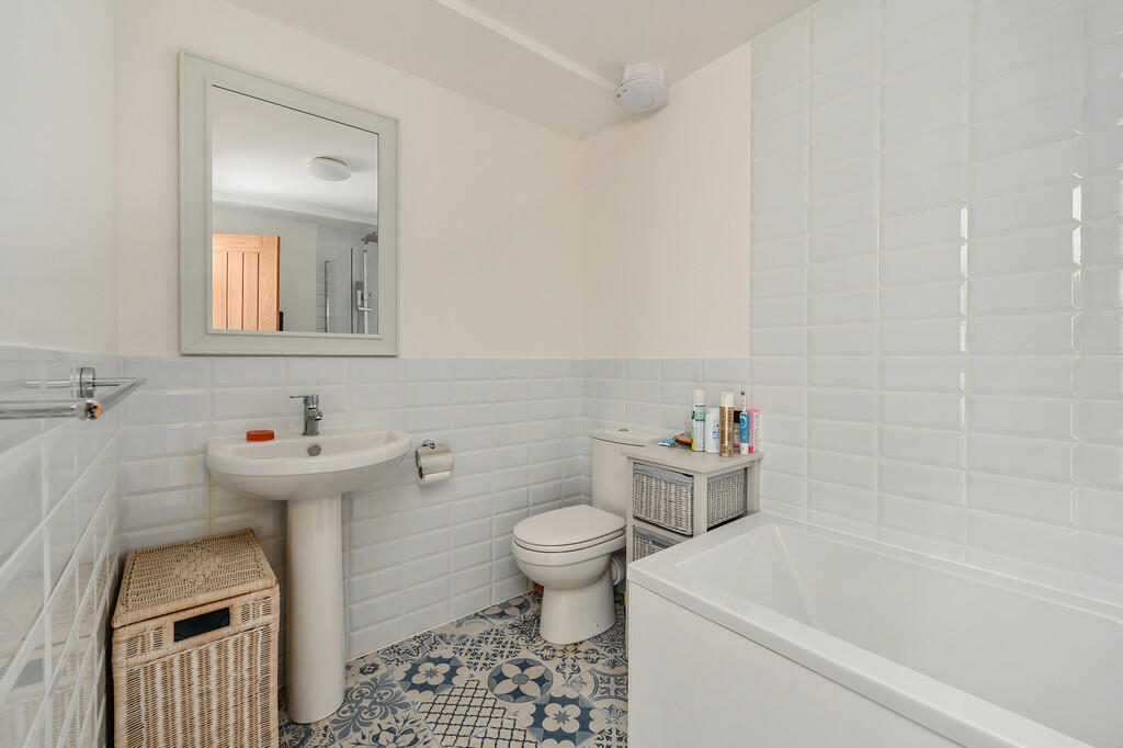 4A WEST CROSS - T...