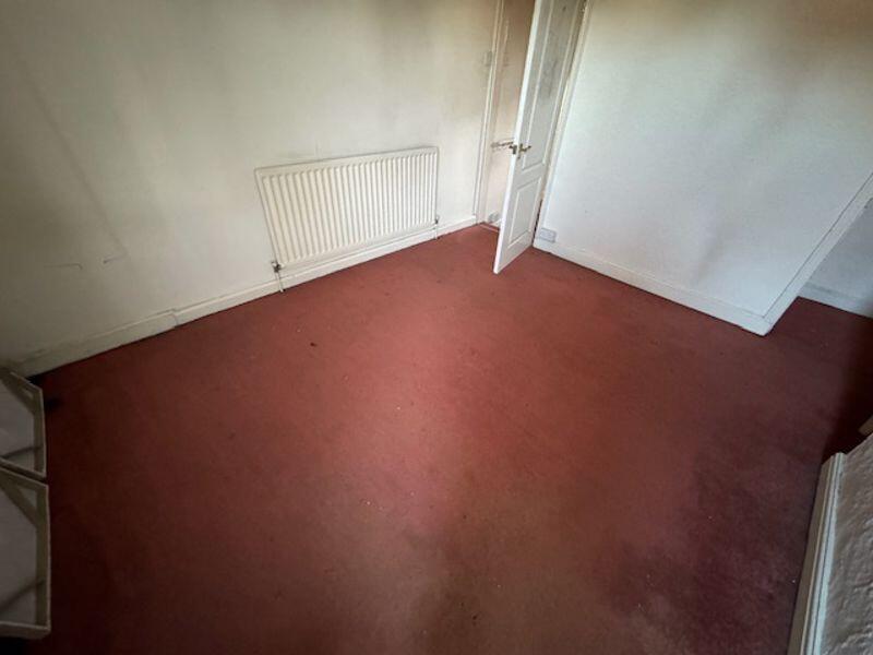 BACK BEDROOM