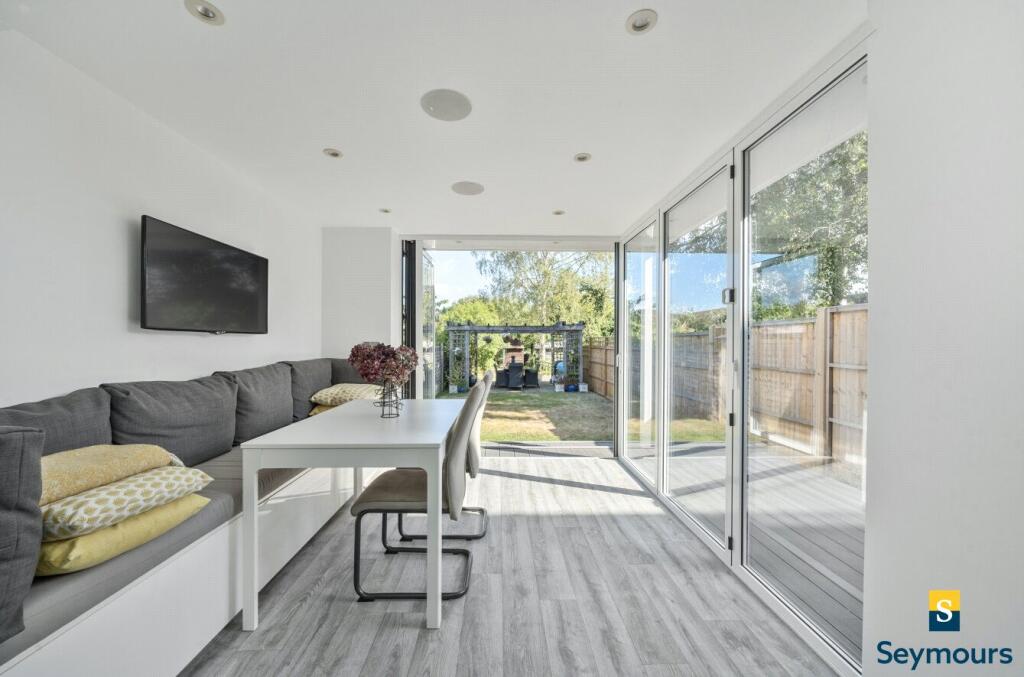 Breakfast Room