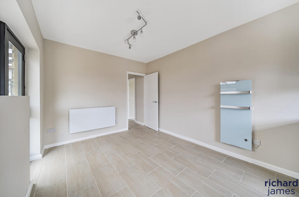 c1ad85e6-d0fd-445...