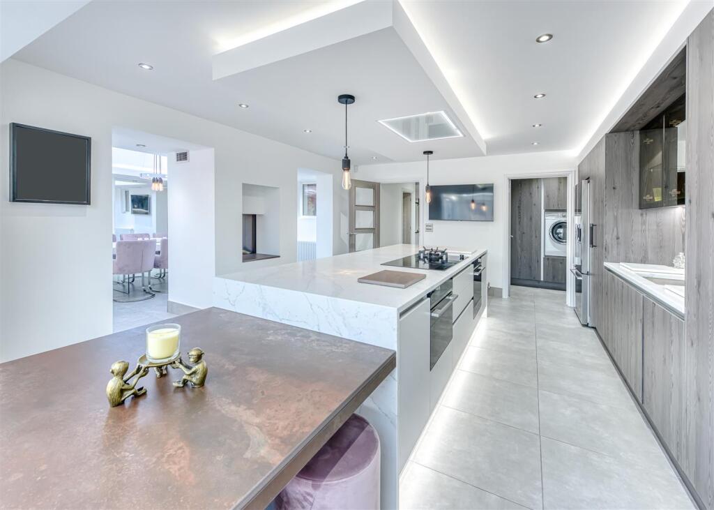 37 Deaconsfield-kitchen3.jpg