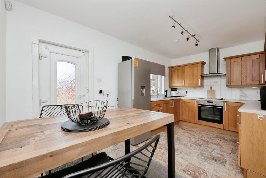 Kitchen/Dining Area