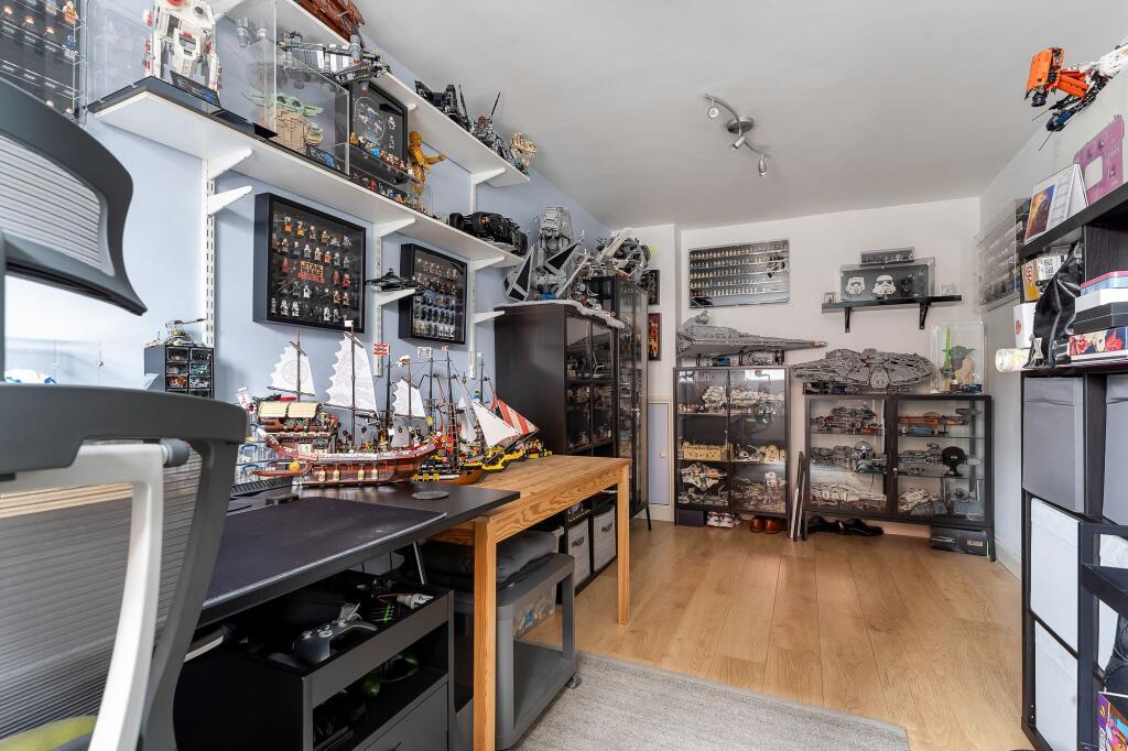 Bedroom/Hobby Room/Reception Room