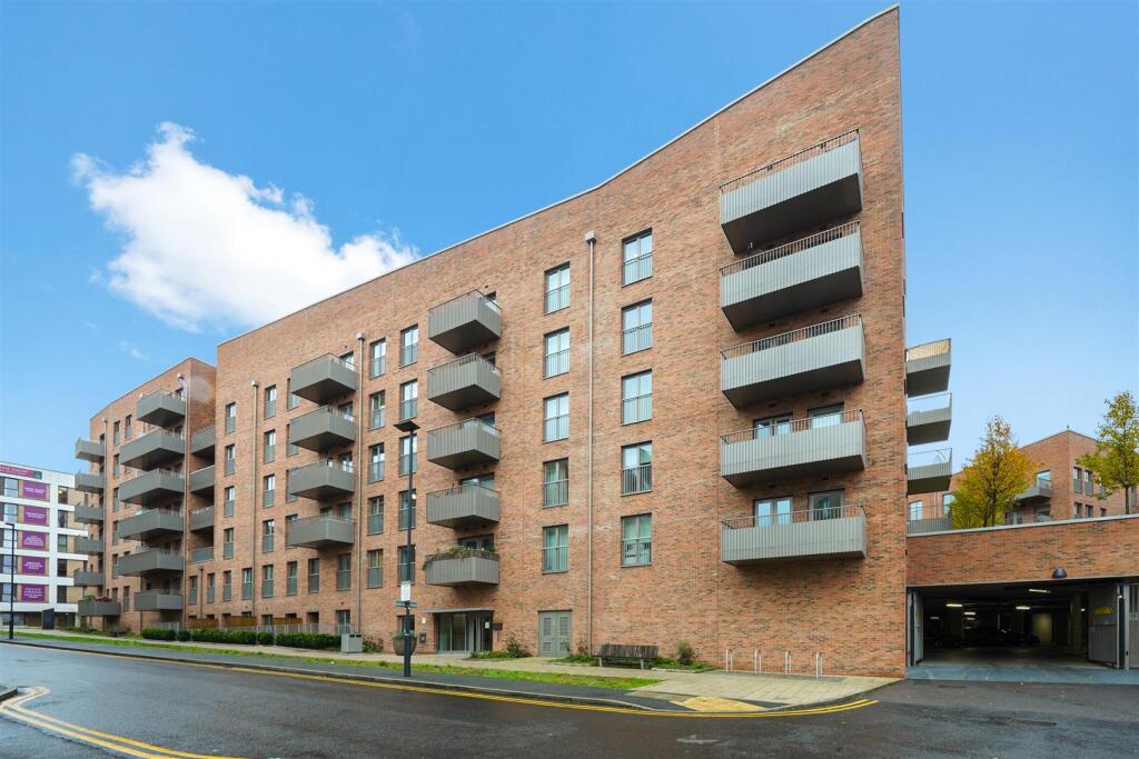 Apartment 26, 31 Royal Engineers Way - 1f8lEDdqCb3