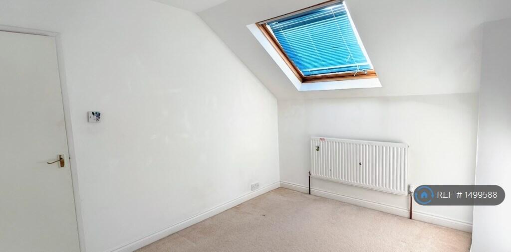 Bedroom 2.2