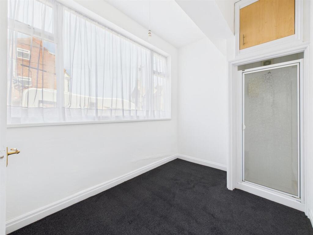 Bedroom: