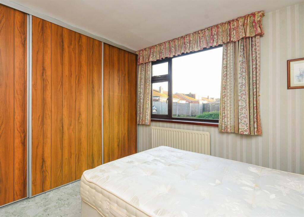 2 Green Acres - Bedroom 1.jpg