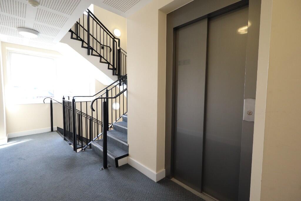 Entrance/Lift