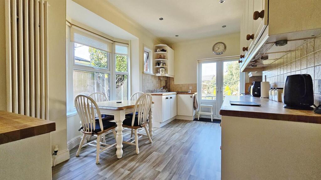 Kitchen/Breakfast Room