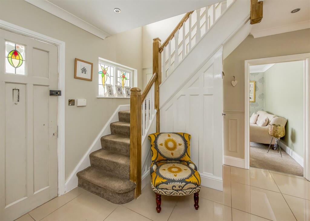 64 Langley Road-Hall B.jpg