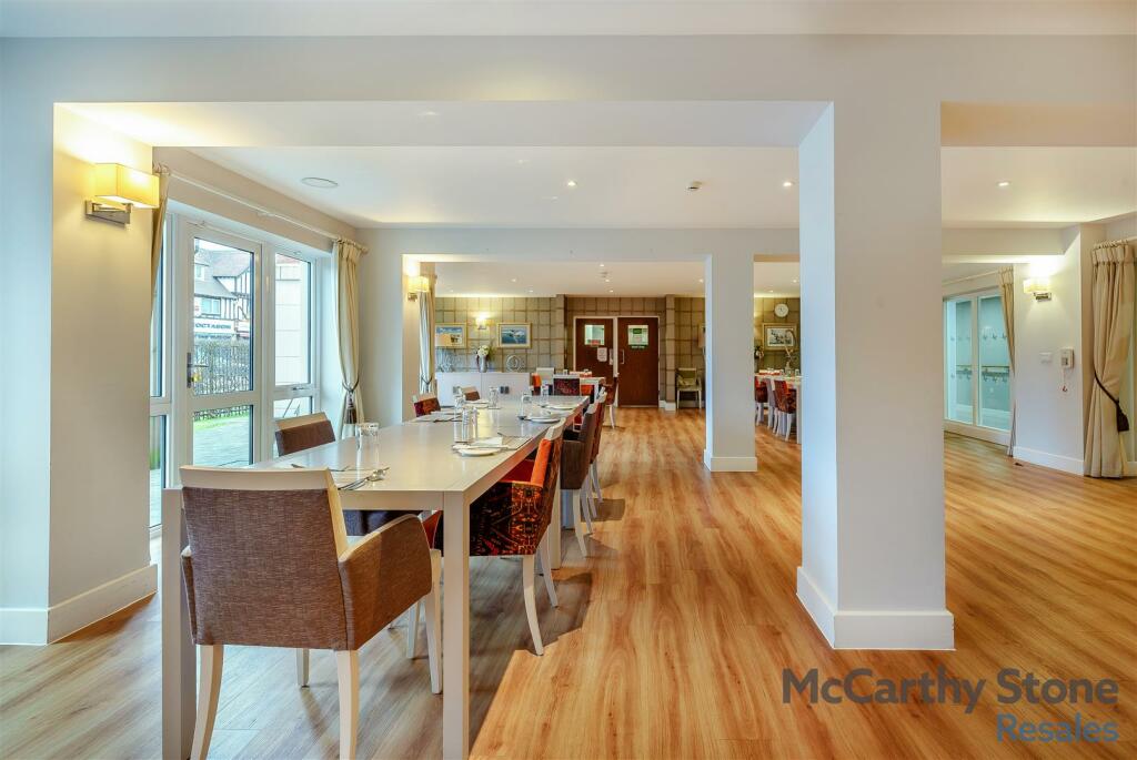 8630798-interior12.jpg
