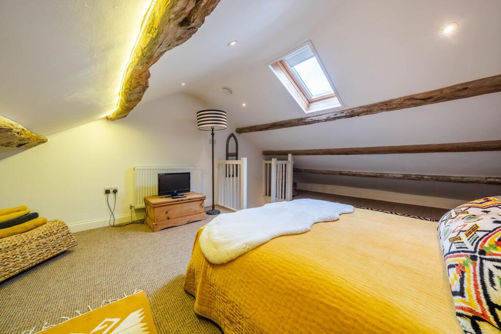 ATTIC ROOM