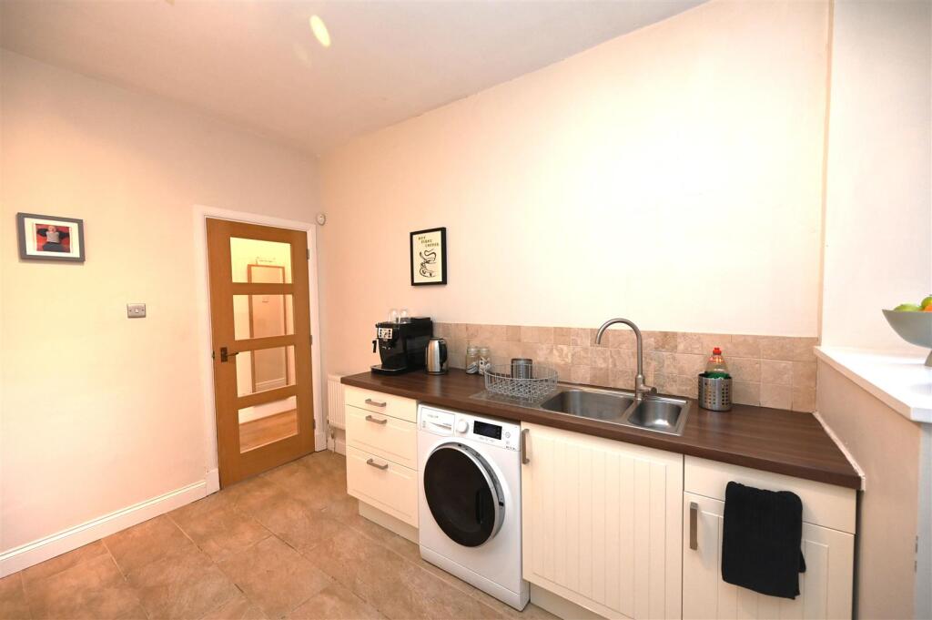 kitchen 4.JPG