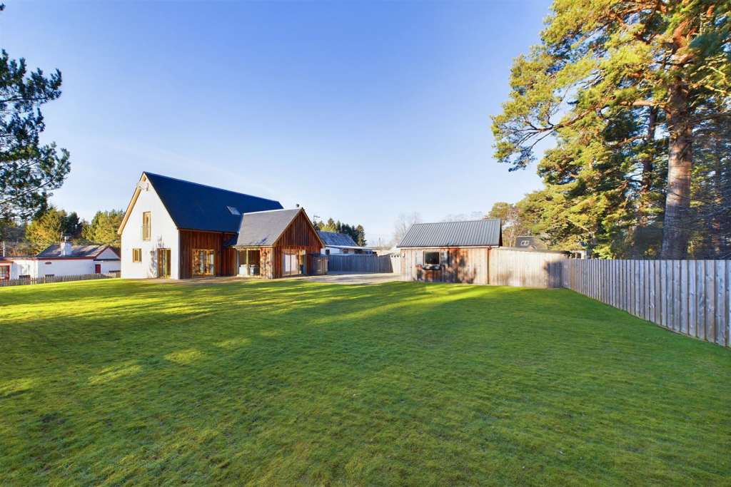 Forest Trail Lodge-40.png