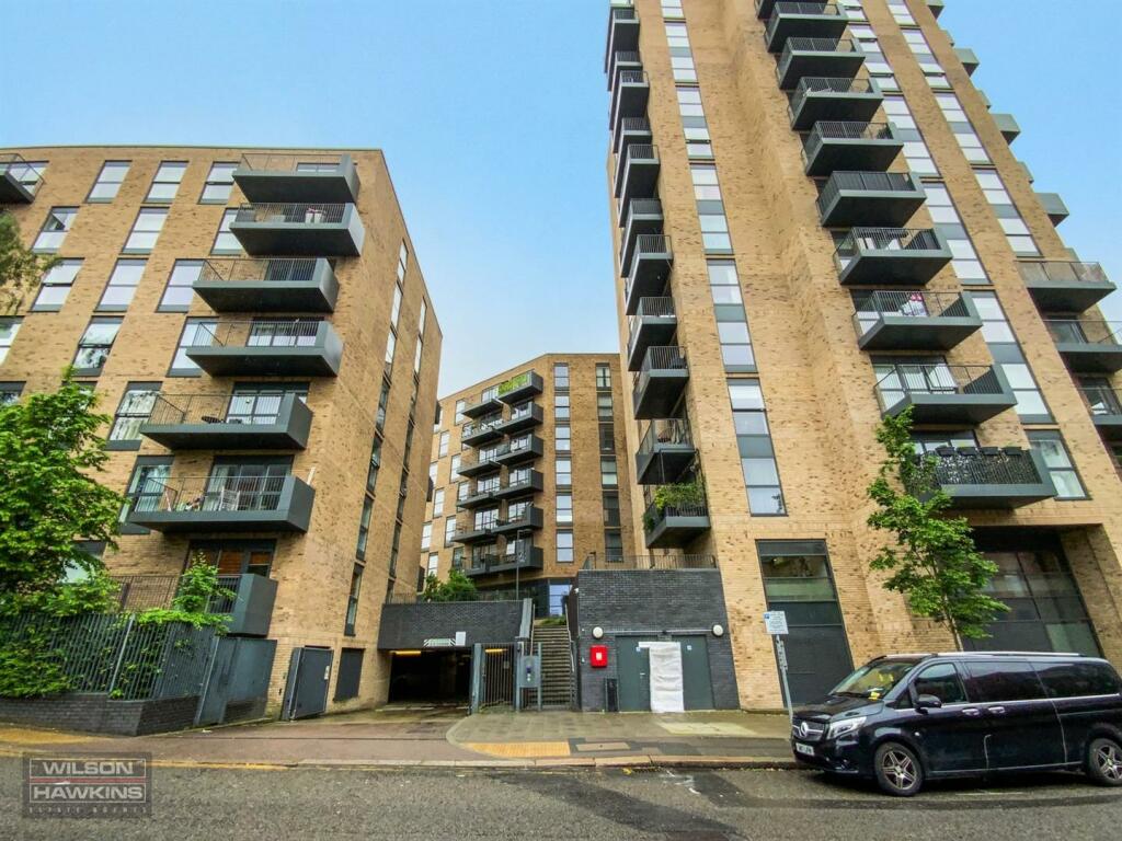 65 Masters Court, Lyon Road - SRwlJW4jdYtA0rXNicyI