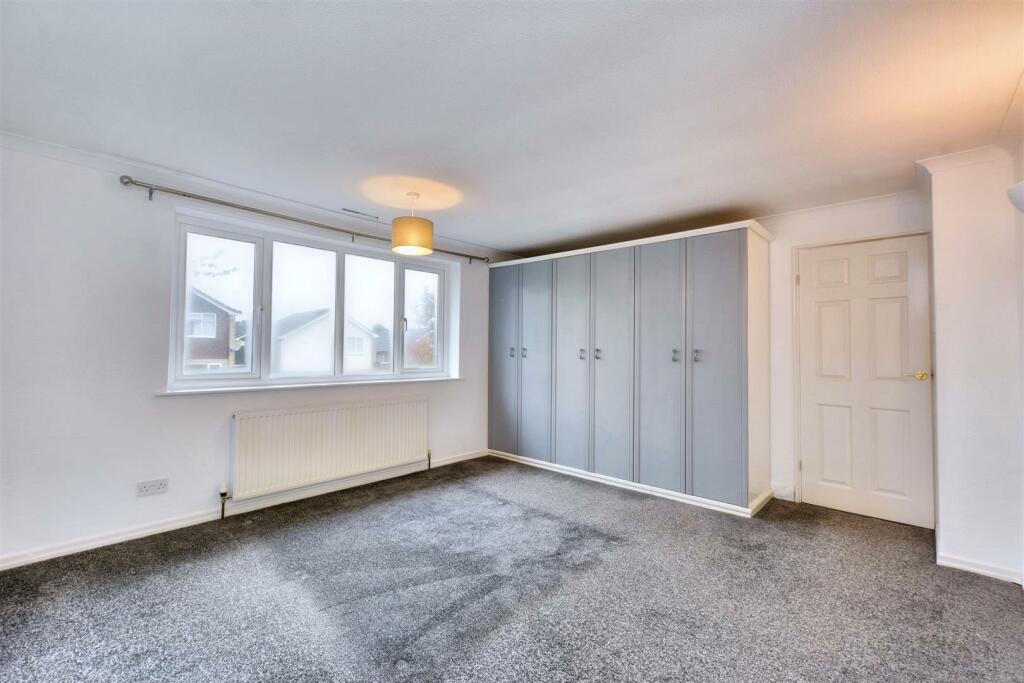 Bedroom 1_2.jpeg