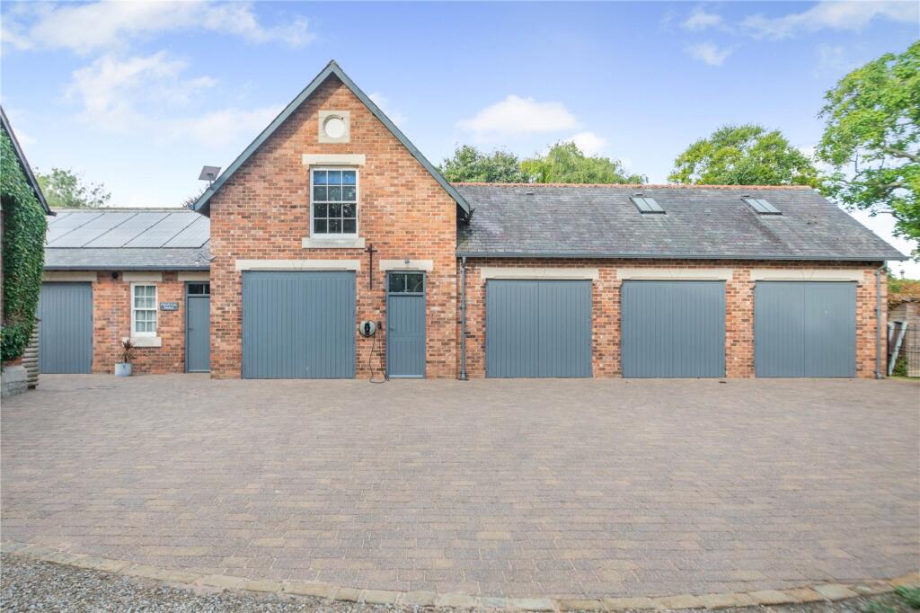 Triple Garage/Studio