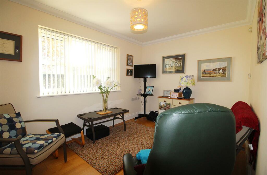 Dining Room Snug