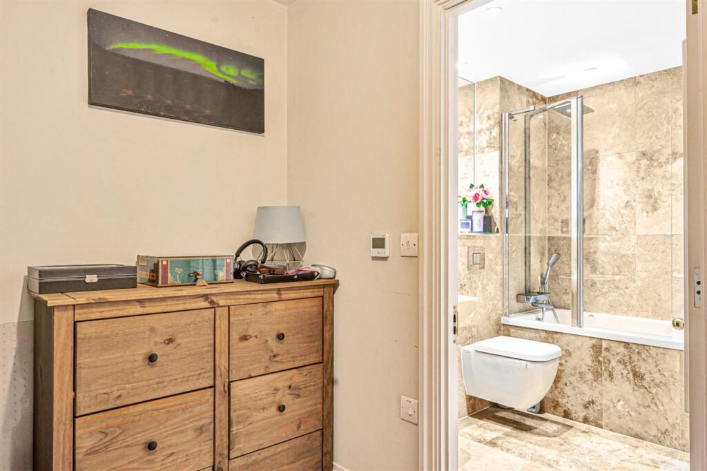 Ensuite