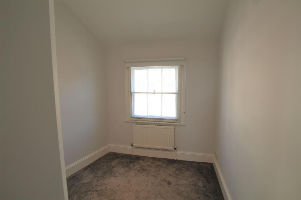 7 bedroom 2.JPG