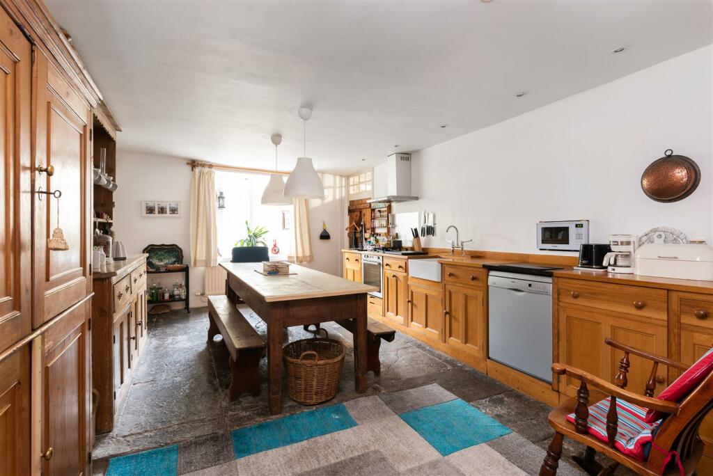 Kitchen Breakfast Room.jpg