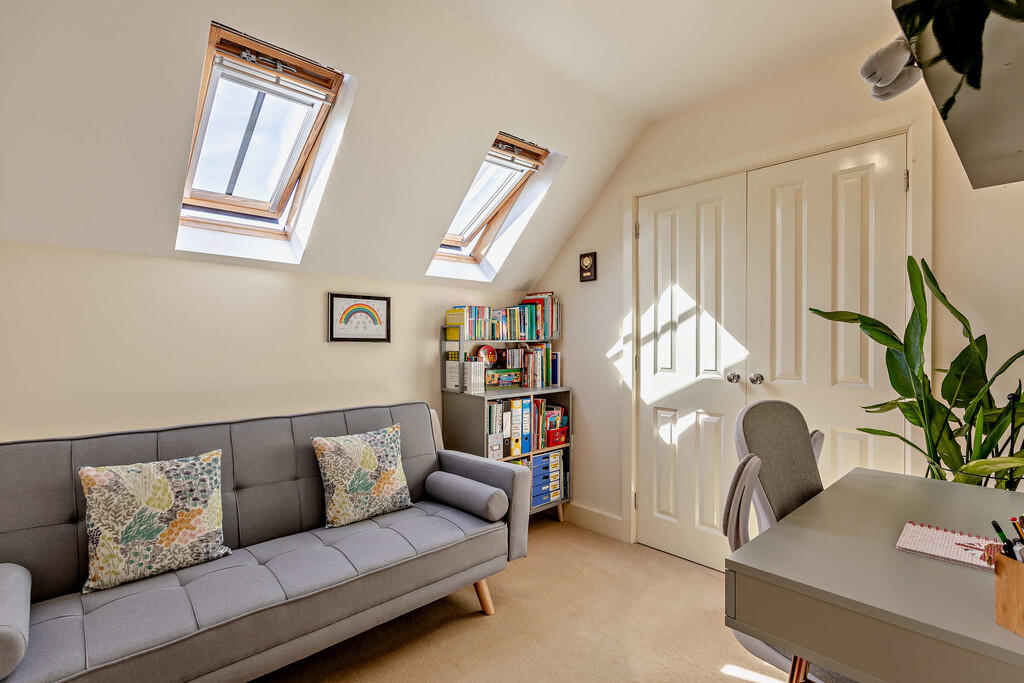 8641652-interior1...