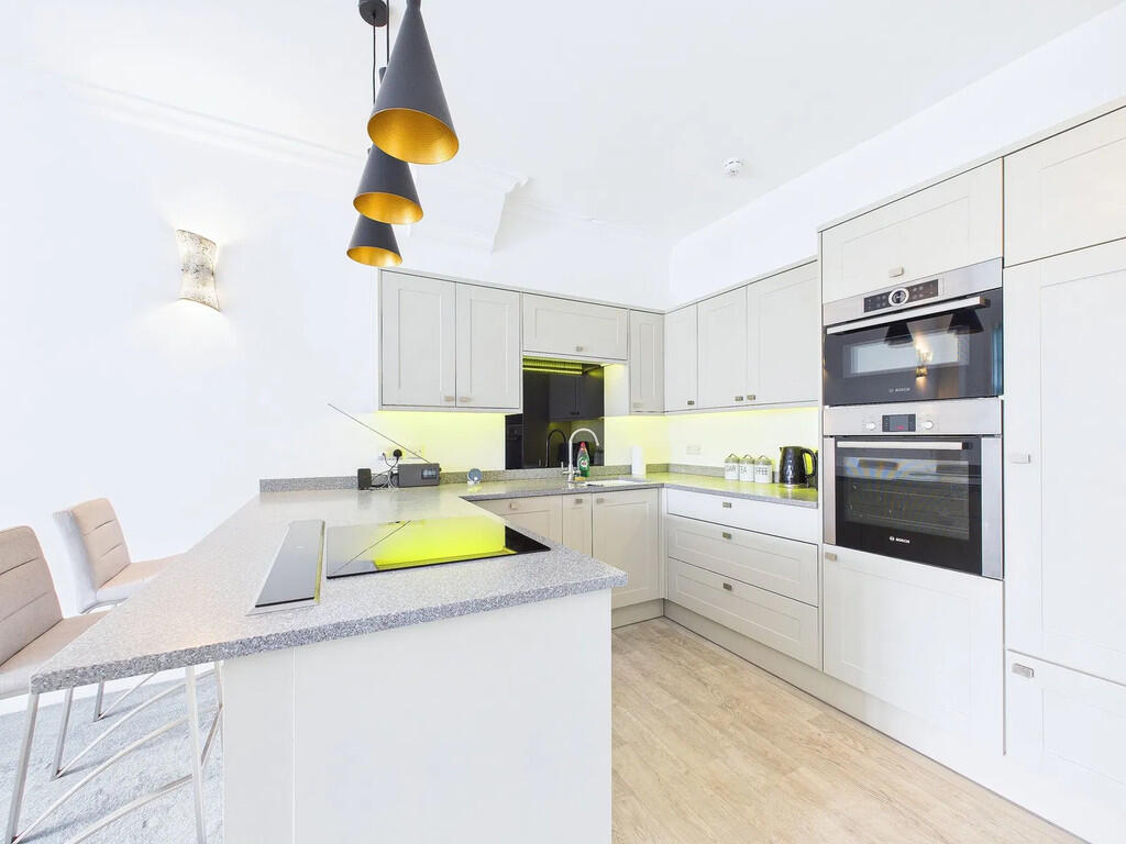 CAM03987G0-PR0196...