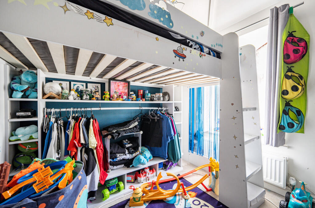 1327380-1-687e4fd...