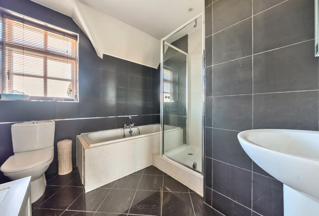 1323823-15-686e53...