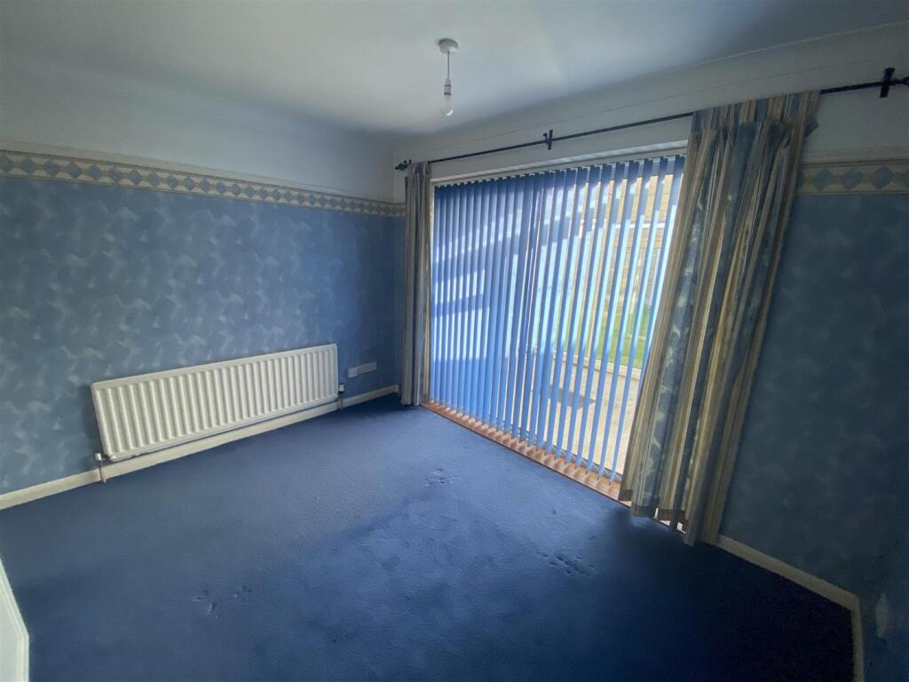 Bedroom no.1 rear double: