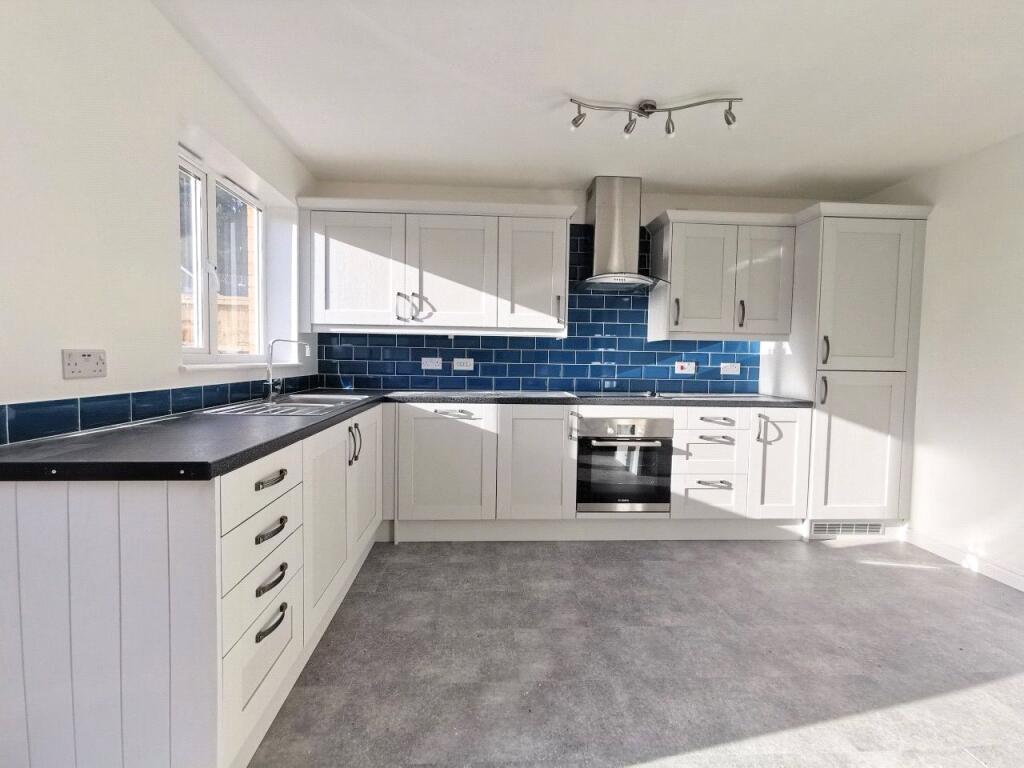 Photo - Kitchen