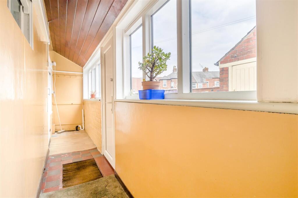 8647545-interior12.jpg