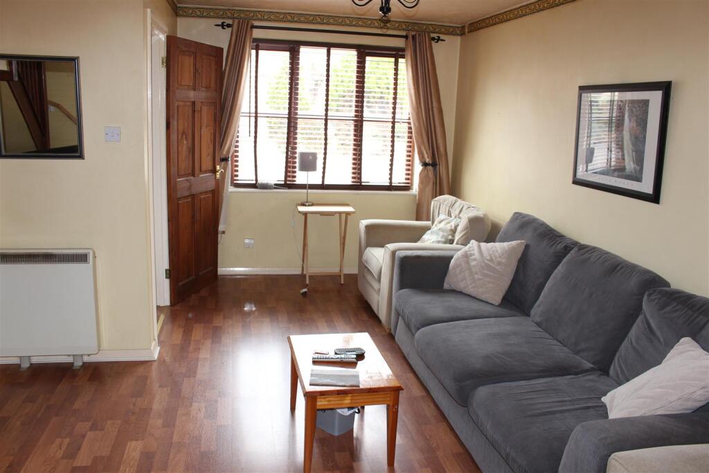 28 Barnsley Close, Atherstone