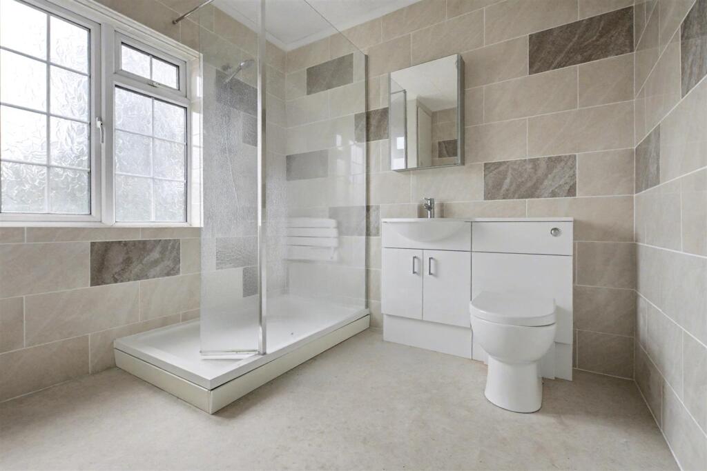Shower Room_2.jpeg