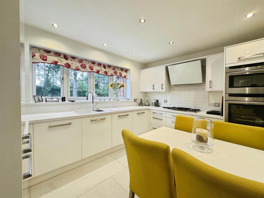 553e8e84--42B5-A4DB-CEAA13DD336F-65010-00001532927