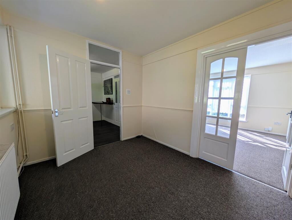 dining room 2.jpg