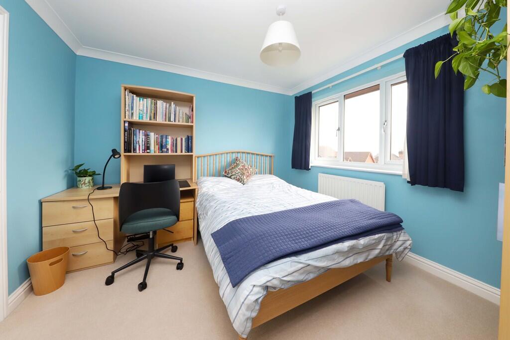 2 Heatherfold Way...