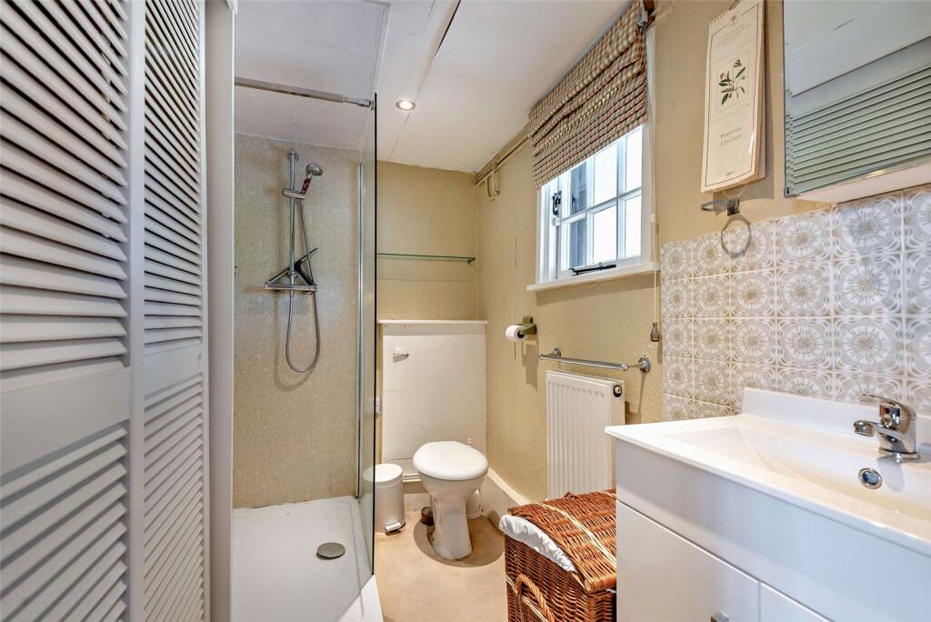 2 Bathrooms